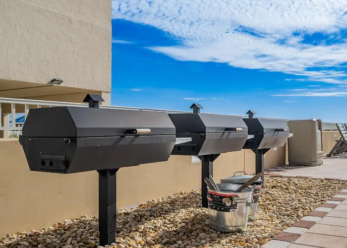 Phoenix Gulf Towers 906 Apartment